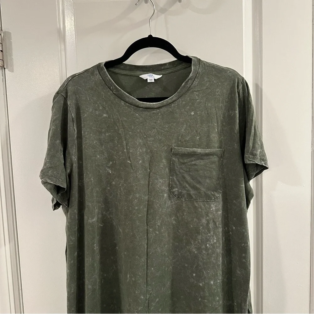 Time & Tru Casual Short Sleeve Midi T-Shirt Dress in Acid Wash Dark Green - Picture 4 of 9
